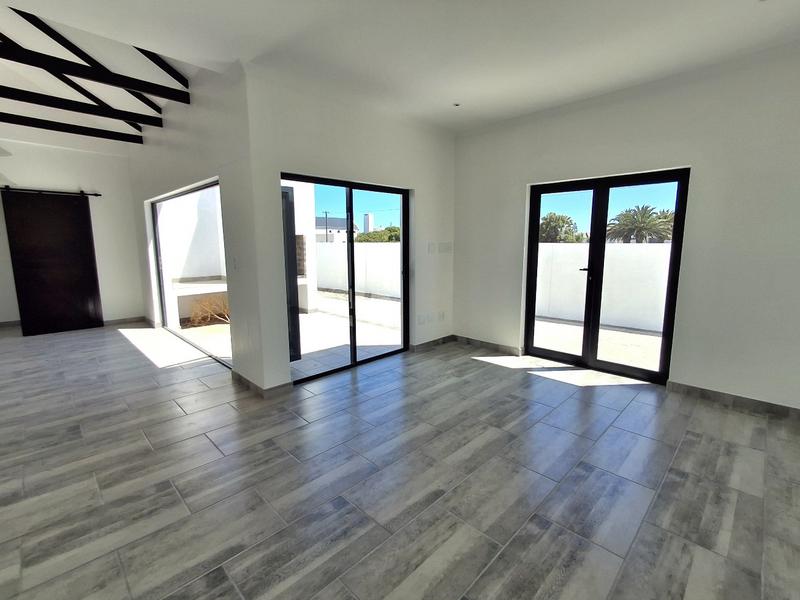 To Let 3 Bedroom Property for Rent in Britannia Bay Western Cape